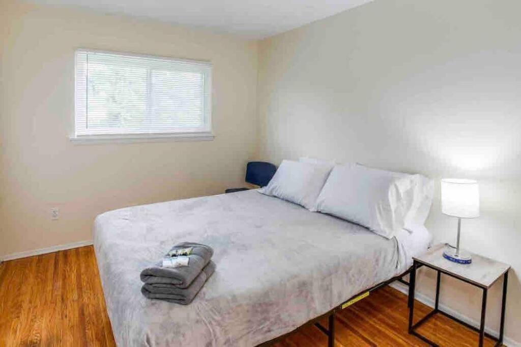 Amazing Ranch Mins Away From Airprt/Rit/Dwtn/Uofr Appartement Rochester Buitenkant foto