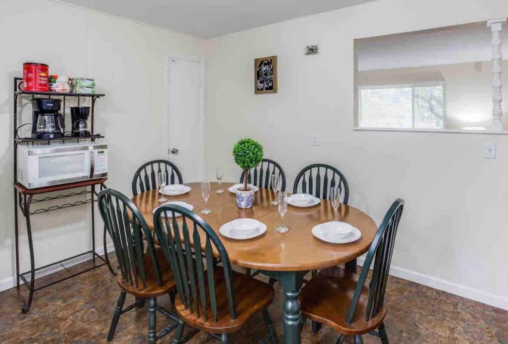 Amazing Ranch Mins Away From Airprt/Rit/Dwtn/Uofr Appartement Rochester Buitenkant foto
